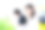 一个微笑着在办公桌前工作的女人图片下载