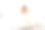 一位年轻美丽的母亲把一个6个月大的婴儿放在婴儿床上，她趴在婴儿床上，母亲节，婴儿的早晨，短信的地方图片下载