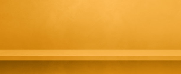 黄色混凝土墙上的空架子。背景模板。横向横幅模型图片下载