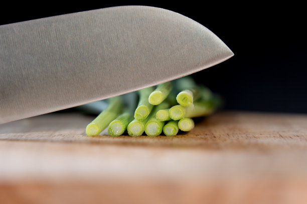 男人们切葱的手图片下载