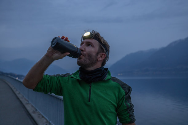 运动喝图片下载