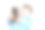 一个蹒跚学步的小男孩带着手机坐在客厅的沙发上，孤立地坐在白色背景上。孩子在床上，手里拿着智能手机图片下载