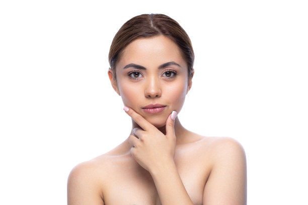 一个美丽的半裸女人的肖像，完美，自然，清洁和美容皮肤，展望未来。孤立在白色背景上。图片下载