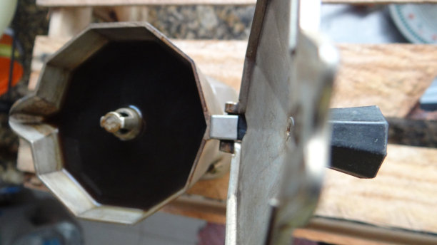 早餐准备好了。可以喝的黑咖啡。意大利咖啡机。摩卡壶图片下载