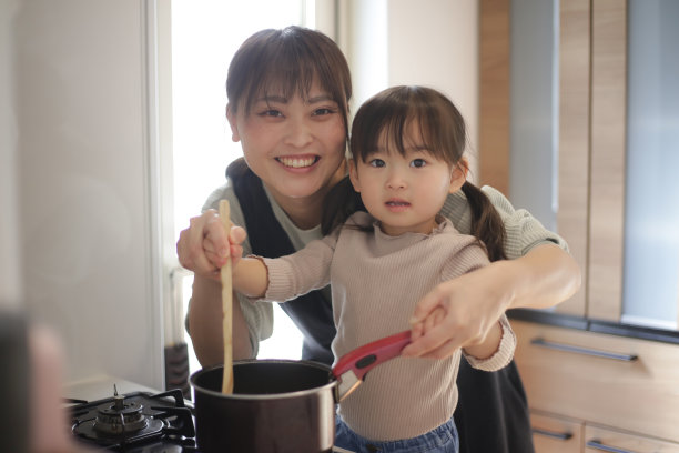 亲子烹饪图片下载