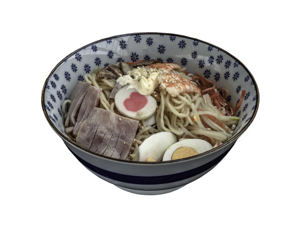 什锦冷面：烤猪肉片、虾仁、火腿、煮鸡蛋和柠檬酱图片下载