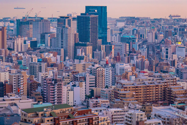 黄昏的城市风光图片下载