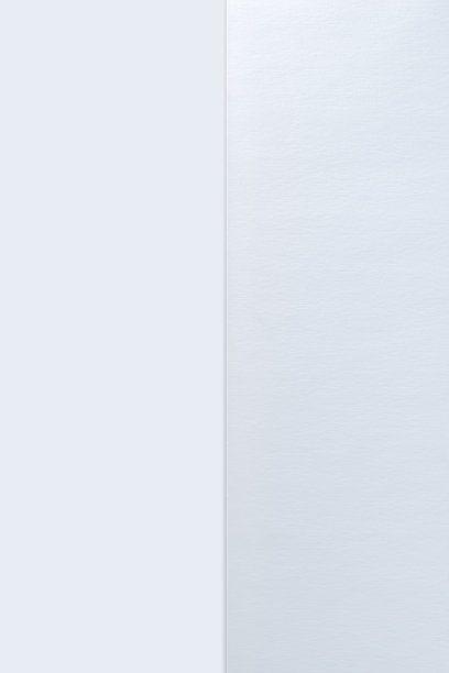 白纸对折。白色背景。放置文本，复制空间图片下载