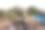 拉丁美洲墨西哥的一个西班牙小女孩在公园里做户外伸展运动图片下载