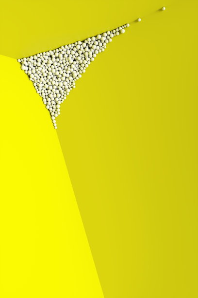 黄色墙壁旁的一大堆抽象的白色球体。背景3d渲染插图。图片下载