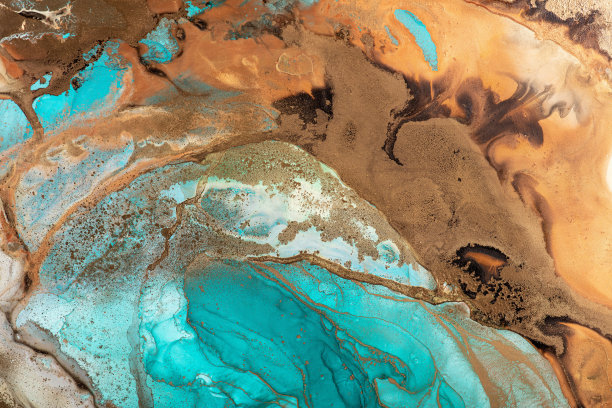 大理石丙烯潮流艺术品混合风格。明亮的抽象画背景以细腻的软绿色、玉石、金色为主色调。时髦的混合流体酒精油墨图片。现代液体图案艺术。图片下载