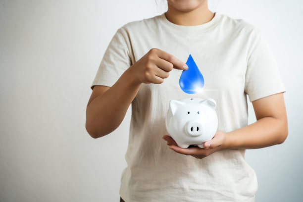 节约用水，拯救地球，善待环境。环保运动理念。图片下载