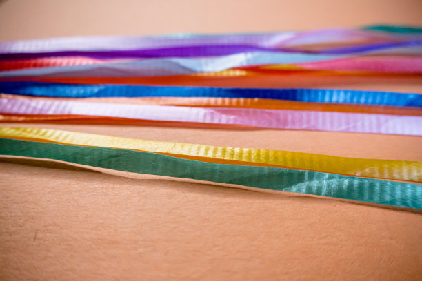 直而紧的丝带图片下载