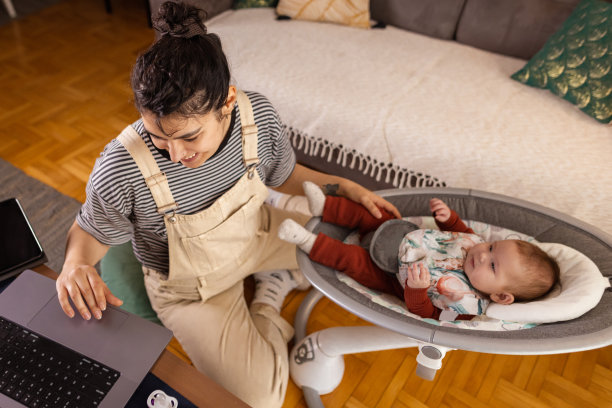 富有成效的在家工作日图片下载