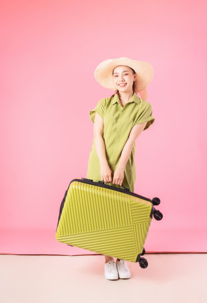 年轻的亚洲女游客的形象图片下载