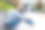 年轻的亚裔学生在学校图片下载