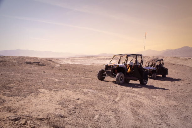 越野4x4沙漠图片下载