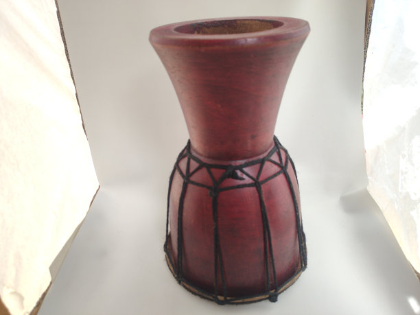 用小鼓发出悦耳的声音图片下载