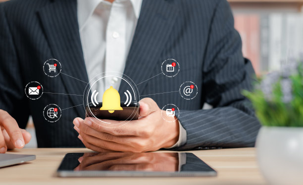 应用程序通知概念。智能手机上的社交媒体和互联网网络通知。图片下载