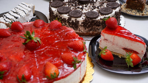 蛋糕、蛋挞和甜甜圈图片下载