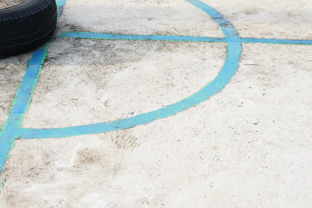 半圆形为西巴克塔罗的投掷姿势。图片下载