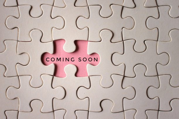 顶部视图图像与文本拼图即将到来。图片下载