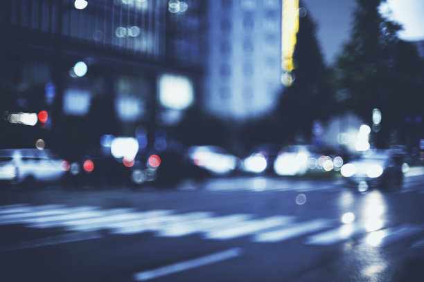 夜间道路和交通图像图片下载