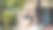 美丽的旅行女孩与草帽享受日光浴在海滩度假胜地图片下载
