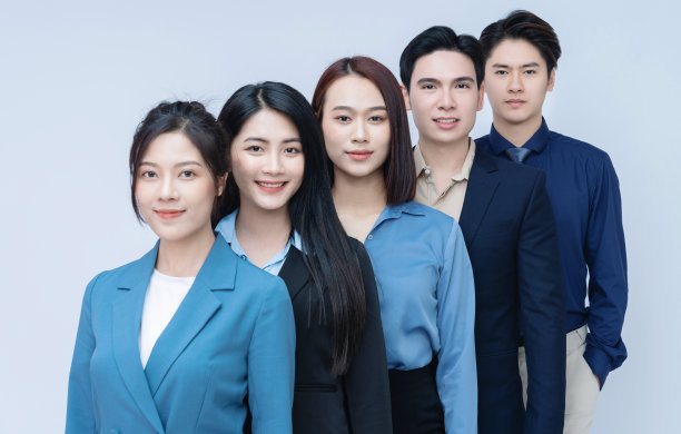 背景上的集团业务人员的照片图片下载