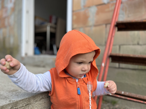 小男孩遇见世界各地图片下载