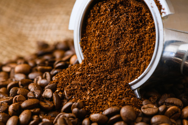 咖啡豆和咖啡粉的背景和支架图片下载