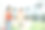 亚洲年轻的两名女子在百货公司户外购物。美丽的女人拿着购物袋，然后幸福地独自行走，享受在百货公司或购物中心购买。图片下载