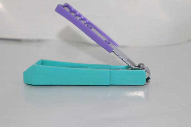 白色背景的指甲狂热者的照片图片下载