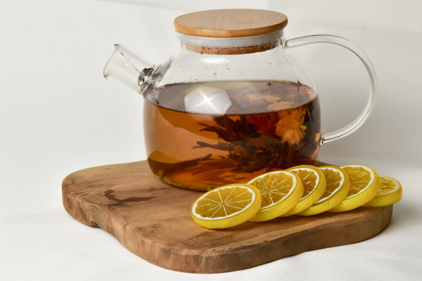 白底茶壶。柠檬茶。白底热茶图片下载
