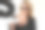 戴着墨镜的女人性感地吃着35支蜡烛的蛋糕图片下载