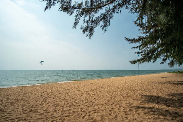 泰国芭提雅海滩的水平线图片下载