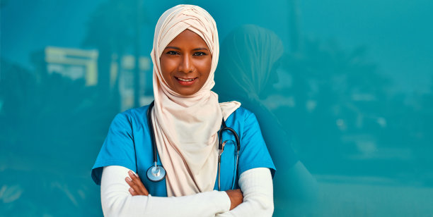 医院外的穆斯林医生图片下载
