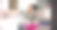 女人用电熨斗熨布图片下载