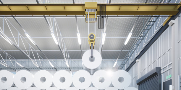 工厂或仓库内的轧钢、不锈钢或镀锌钢卷的三维渲染。包括架空起重机、吊钩。在制造或生产过程中提升工业产品。图片下载