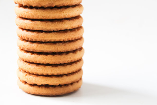带有复制空间的饼干堆，孤立在白色背景上图片下载