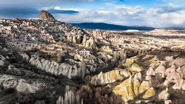 鸟瞰鸽子谷，卡帕多西亚鸟瞰，乌希萨，著名的火鸡产地，自然形成的仙女烟囱，卡帕多西亚的仙女烟囱，联合国教科文组织遗产目的地，卡帕多西亚鸟瞰，安纳托利亚中部的历史地区图片下载