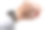 男人的手腕上戴着一块手表图片下载