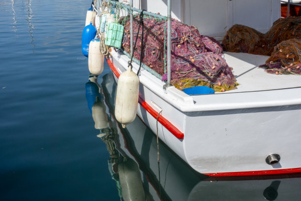 渔船倒影图片下载