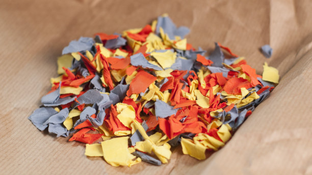 多色纸板撕片图片下载