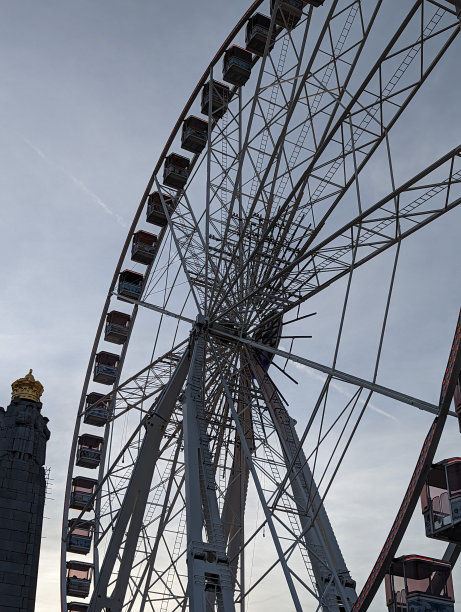 摩天轮和皇冠图片下载