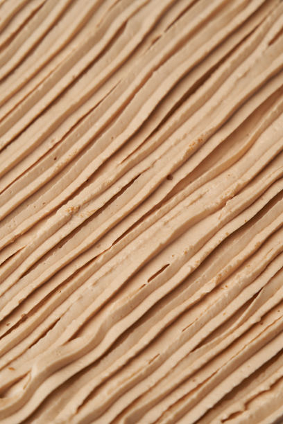 芝士蛋糕配饼干和鲜奶油图片下载