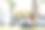 亚洲女学生在大学附近学习备考。通过连接到互联网的手机或笔记本电脑进行交流。知识来源丰富图片下载