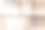 宽敞的步入式衣柜货架，现代极简主义白色风格的抽屉柜在分期样板房公寓卧室图片下载