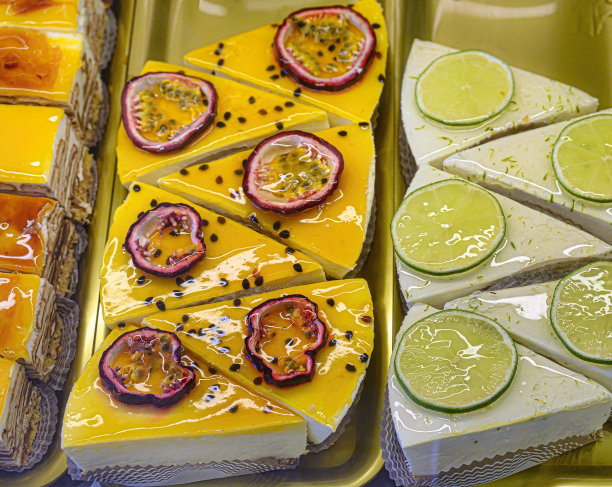 商店橱窗里的糕点图片下载