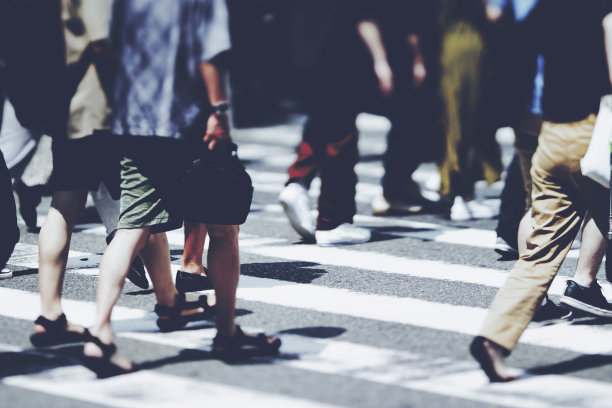 许多人穿过日本大阪图片下载